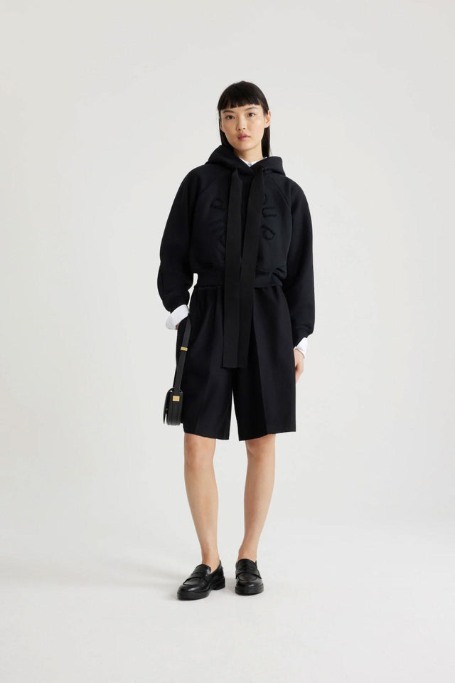 CROPPED MEDALLION HOODIE - BLACK JE0699995 -999B PATOU 