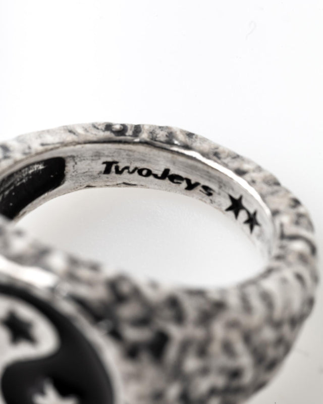 ENAMELED YIN YANG RING - SILVER YINYANG10 -SILVER TWOJEYS 
