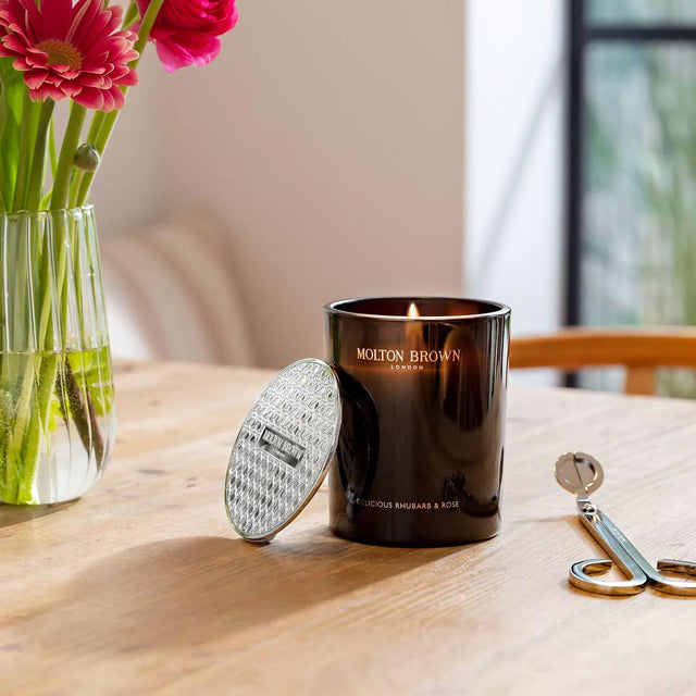 DELICIOUS RHUBARB & ROSE SIGNATURE CANDLE