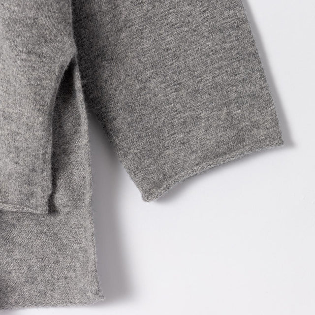 STOWAWAY V-NECK - HEATHER GREY