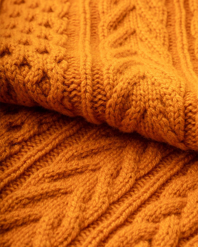 CASHMERE KNITTED ARAN CABLE SCARF - BURNT ORANGE HAC03406 -BURNT ORANGE JOHNSTONS OF ELGIN 