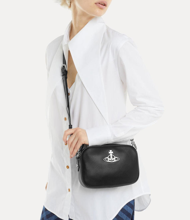 ANNA CAMERA BAG - BLACK 43030036-S000D-PF N403/BLACK Vivienne Westwood 