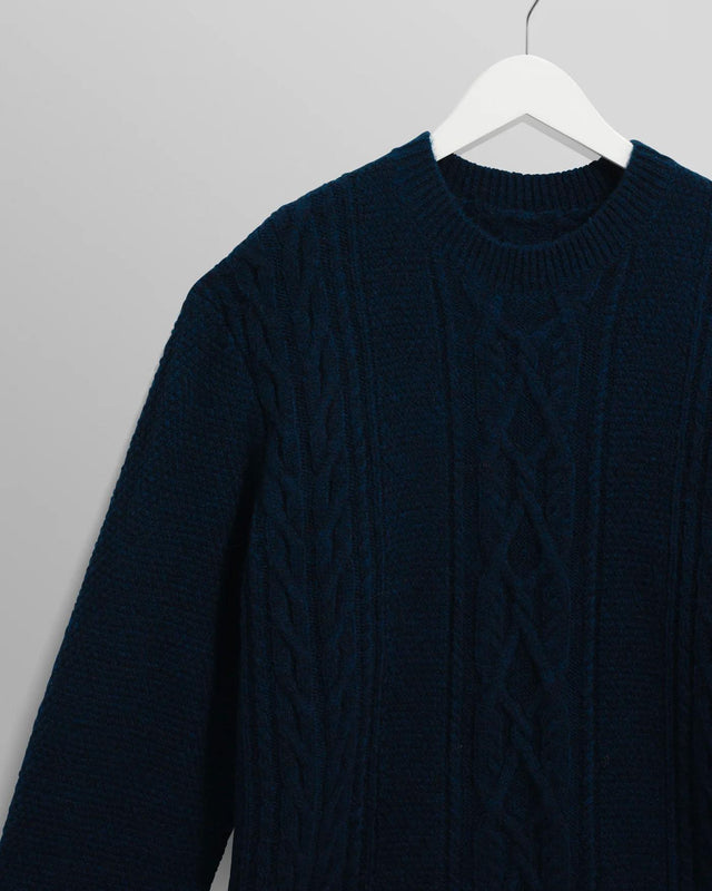 BRUSH CABLE HYATT CREWNECK - NAVY AW25-KNT-HUT-BWN-NVY -NAVY WAX LONDON 