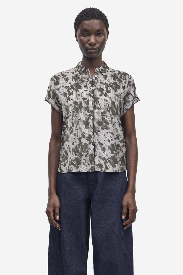MAJAN SHORT SLEEVED SHIRT - BLURRED FLOWER F19123672 -BLURRED FLOWER SAMSOE SAMSOE 